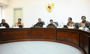 Presiden saat memimpin rapat terbatas tentang pengelolaan Batam di Kantor Presiden, Jakarta (19/1) (Foto:Humas/Rahmat)