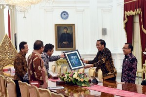President Jokowi welcomes CEO of Plug and Play, Saeed Amidi, at State Palace, Jakarta, Tuesday (15/11).