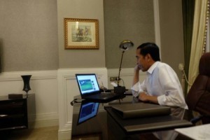President Jokowi watches final football match of Indonesia vs Thailand during his state visit to Tehran, Iran, on Wednesday (14/12)