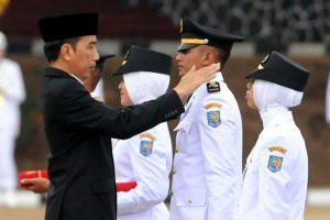 President Jokowi inaugurates newly-graduated IPDN Pamong Praja of Batch 24 at the IPDN Campus in Jatinangor, Sumedang Regency, West Java, Tuesday (8/8). (Photo by: Public Relations Division/Rahmat)