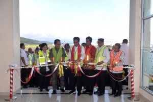 President Jokowi inaugurates Morowali Airport and 4 airport terminals at Syukuran Aminuddin Amir Airport, Luwuk, Banggai, Southeast Sulawesi, Sunday (23/12). (Photo: Presidential Secretariat)