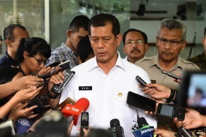 Head of the National Disaster Management Agency (BNPB) Lieutenant General Doni Monardo answers reporters questions after in Jakarta, Monday (14/1). (Photo: Jay/Public Relations).