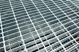 Gitterrostsicherung-tipp-zum-bau Auch über eine Sicherung Ihres Kellerschachts informiert Sie Tipp zum Bau.