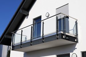 balkongelaender-glas-tipp-zum-bau Tipp zum Bau erklärt Ihnen, wie Sie Ihr Balkongelaender aus Glas gestalten.