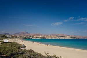 Het mooie en rustige zandstrand van Costa Calma is ideaal voor een familievakantie 300x200 photo Het mooie en rustige zandstrand van Costa Calma is ideaal voor een familievakantie 300x200 Familie zomervakantiedeal 7 dagen all inclusive Fuerteventura voor € 2376. (totaalprijs voor 2 volwassenen en 2 kinderen)