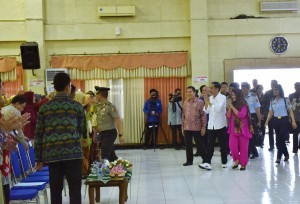 Ibu Iriana when delivering a general lecture at Muhammadiyah University, Jember, Sunday (13/8) afternoon (Photo: PR/Agung)