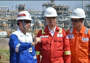 Deputy Minister of Energy and Mineral Resourcesinspects oil refinery facilities in Gresik, East Java Province, Saturday (8/9) (Photo: Ministry of ESDM)