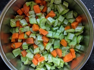 Chopped Pudalangai and carrots