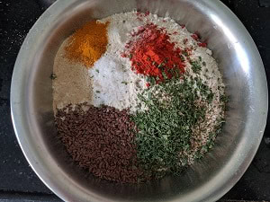 Spices and seeds for thepla