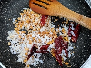 Coconut and roasted lentils