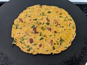 Methi Thepla is ready to eat