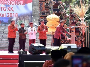President Jokowi opens the 20th National Work Meeting on Appropriate Technology (TTG) and the 2018 Innovation Week of Village and Sub-District Development (PINDesKel), Friday (19/10). (Photo by: BPMI).
