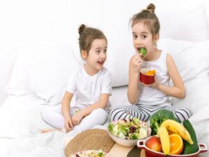 बच्चों के दिमाग को तेज बनाने वाले खाने की चीजें