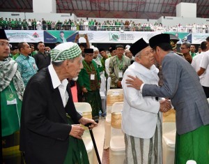 President Jokowi attends an event organized by United Development Party (PPP) at University Training Centre (UTC) Audience Hall, Semarang City, Saturday (14/4). (Photo: BPMI)