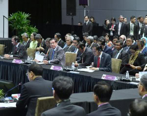 President Jokowi attends ASEAN-China Summit at Suntec Convention Centre, Singapore, Wednesday (14/11). Photo by: Presidential Secretariat.