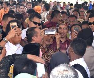 President Jokowi attends the 20th National Workshop on Appropriate Technology (TTG) and Innovation Week of Village and Sub-District Development (PINDesKel), Friday (19/10). Photo by: BPMI.