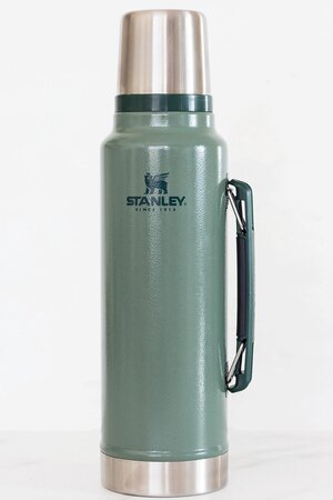 Stanley Classic Legendary Bottle 1.5 qt in hammertone green