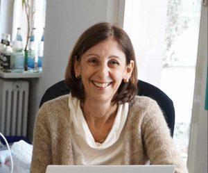 Die Verlegerin Alessandra Ballesi-Hansen im Büro nonsolo Verlags c/o Kulturaggregat