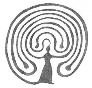 Mondfeuer - Zeichnung einer Frau, aus deren Kopf ein Labyrinth erscheint