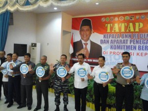Gubernur Kepri komitmen bersama Kepala BNN dan FKPD Provinsi Kepri di Mapolda, Kepri (21/7). (Foto:Humas Kepri)