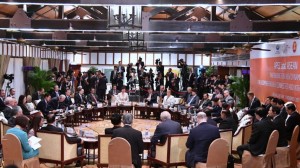 Pertemuan Informal Pemimpin APEC dan ASEAN, di Furama Resort, Da Nang, Vietnam, Jumat (10/11) sore. (Foto: BPMI/Laily)