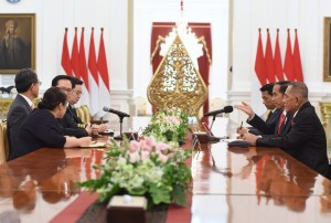 Presiden Jokowi menerima Menteri Pertahanan Republik Korea, Song Young Moo, dan delegasi, Rabu (31/1) siang di Istana Merdeka, Jakarta. (Foto: Humas/Rahmat).