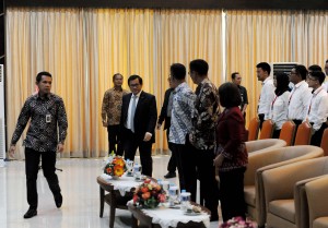 Seskab Pramono Anung saat akan berikan orientasi kepada CPNS Setkab di Aula Gedung III Kementerian Sekretariat Negara (Kemensetneg), Kamis (1/3). (Foto: Humas/Jay).