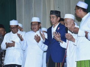 President Jokowi visits Langitan Islamic Boarding School in Mandungan Hamlet, Widang Village, Widang District, Tuban Regency, East Java. Thursday (8/3). (Photo by: Public Relations/Agung).