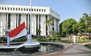 Suasana upacara peringatan Hari Lahir Pancasila, di halaman parkr Kemensetneg, Jakarta, Jumat (1/6) pagi. (Foto: Deny S/Humas)