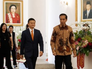Presiden bertemu Grup Bisnis Alibaba dan Jack Ma di Ruang Garuda, Istana Kepresidenan Bogor, Jawa Barat, Sabtu (1/9). (Foto: Humas/Nia)