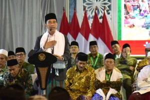 President Jokowi delivers his remarks during the Ulema National Conference (Konas) and the General Conference (Konbes) of Nahdlatul Ulama in Banjar, West Java, Wednesday (27/2). Photo by: Oji/PR.