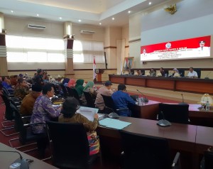 The atmosphere of the meeting of the House of Representatives (DPR) Commission II and South Sulawesi Regional Government at the Governor of South Sulawesi Office, Friday (29/3). (Photo by: Anggun/PR)