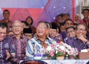Coordinating Minister for the Economy Darmin Nasution attends the National Cooperative Day Commemoration, in Purwokerto, Central Java, Friday (12/7). (Photo by: Coordinating Ministry for the Economy PR)