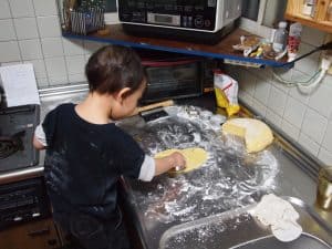 スミス英会話大津校 Let's bake cookies! Day Care Center Teacher Uses English スミス英会話大津校