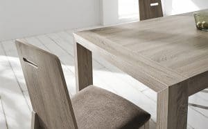 Mesa y silla en melamina