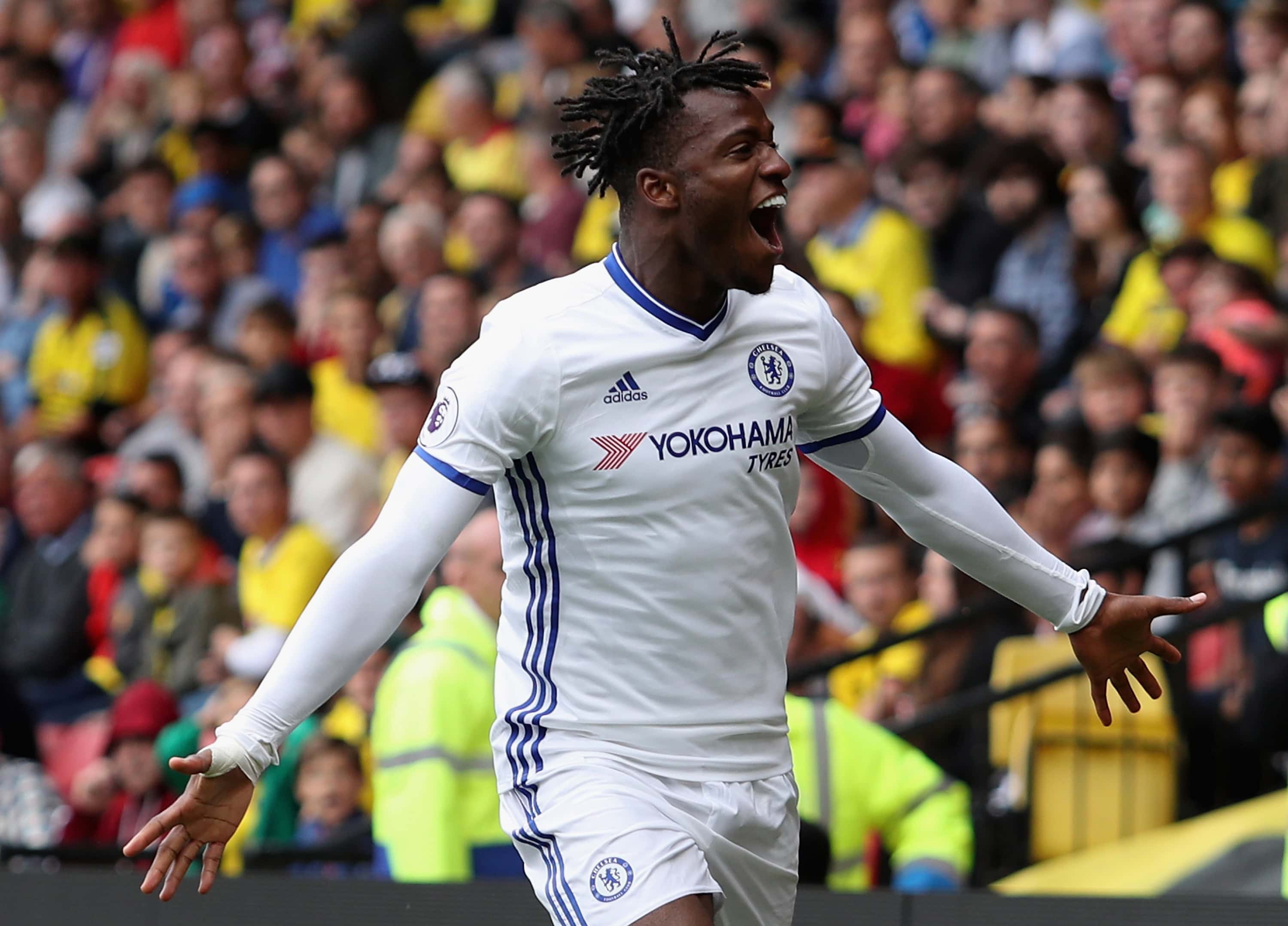 WATFORD, ENGLAND - AUGUST 20: Michy Batshuayi of Chelsea celebratse scoring their first goal during the Premier League match between Watford and Chelsea at Vicarage Road on August 20, 2016 in Watford, England. (Photo by Christopher Lee/Getty Images)