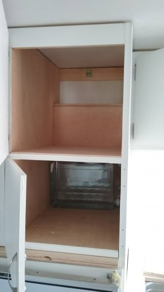 there is 12 gallons of drinking water storage on the bottom, food storage above
