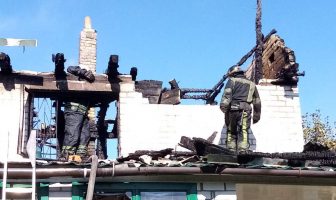 У Заворичах згорів ущент дачний будинок. ФОТО Пожежа дачного будинку в Заворичах