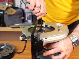 Remove the arbor nut from the circular saw blade