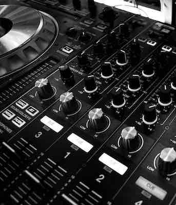 professioneller DJ Equipment