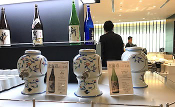 ラウンジのお酒画像