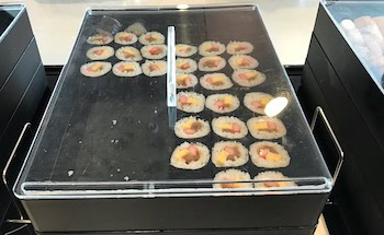 ラウンジの巻き寿司画像