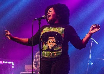 Reggae Star Etana Head to Sound Chat Radio Live