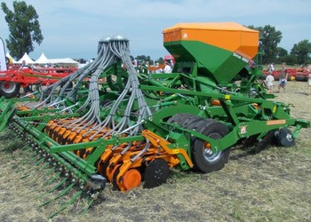 Új Amazone Cirrus 02 típusú vontatott vetőgépek Új Amazone Cirrus 02 típusú vontatott vetőgépek