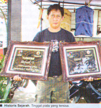 Tinggal kenangan piala-piala burung jawara Tinggal kenangan piala-piala burung jawara