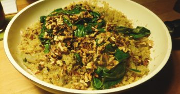 Quinoa-Risotto mit Mangold Quinoa-Risotto mit Mangold