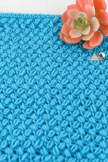 Learn to crochet the Bean stitch with this crochet video tutorial. The bean stitch is a wonderful texture crochet stitch. #crochetstitch #crochetstitchtutorial