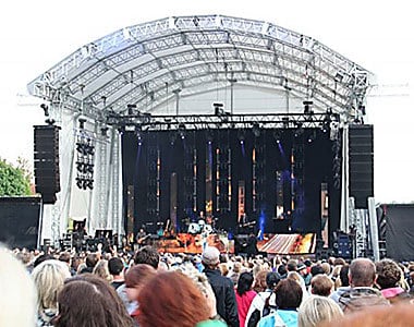 RoundStagePremium_2