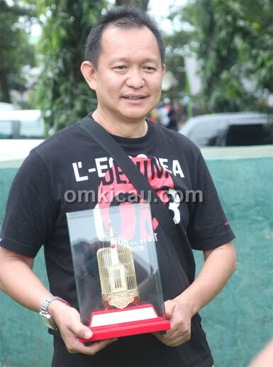 Mr Yayang dan cucak jenggot Ratu Jagat