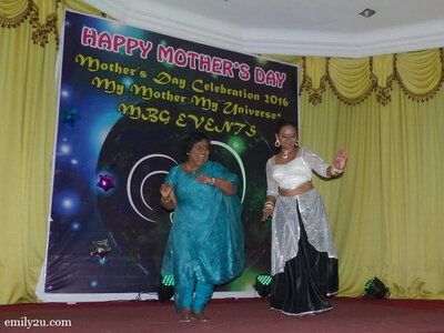 20. Manitha Neya Mamani Ratnavalli Vijayaraj Amma shows that she can dance too